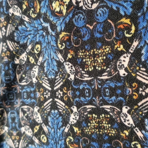 Super cute multi-color XS lularoe skirt. Perfect for dress codes. - Picture 2 of 3